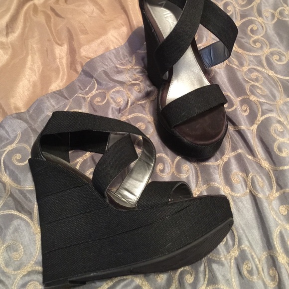 💥SALE💥Mia blk strappy wedge