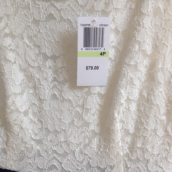 🚫SOLD🚫Brand new lace dress - Picture 2 of 4