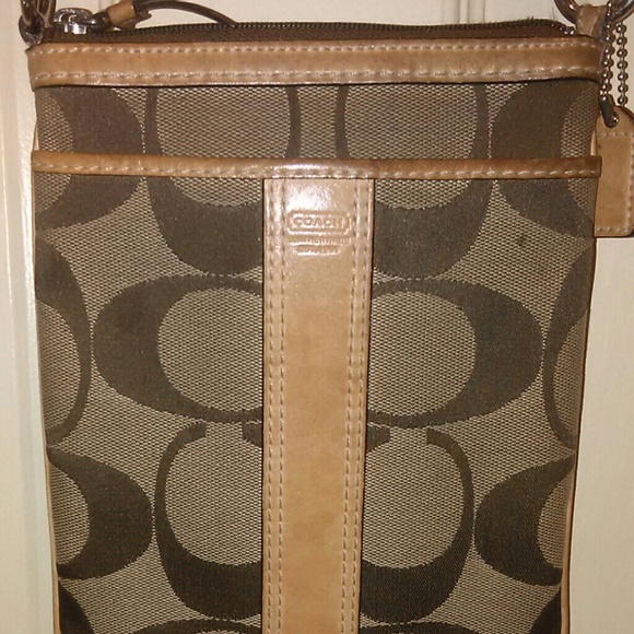 AUTHENTIC COACH KHAKI & CHOCOLATE CROSSBODY