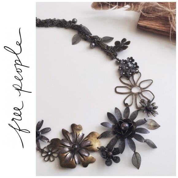 Free People Jewelry - 2HP. Free People Festival Flower Necklace