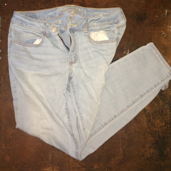 NWOT- Light Wash Skinny Jeans