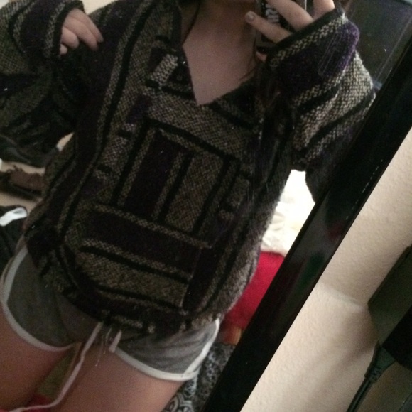 ✨DRUG RUG / PONCHO ✨ - Picture 2 of 2