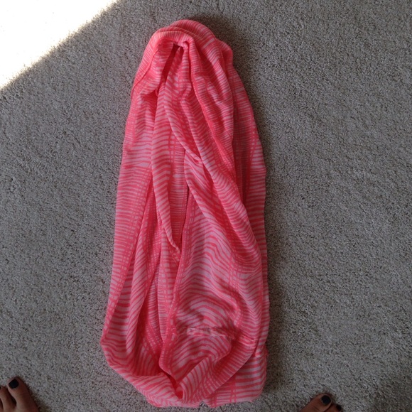 infinity scarf, pink