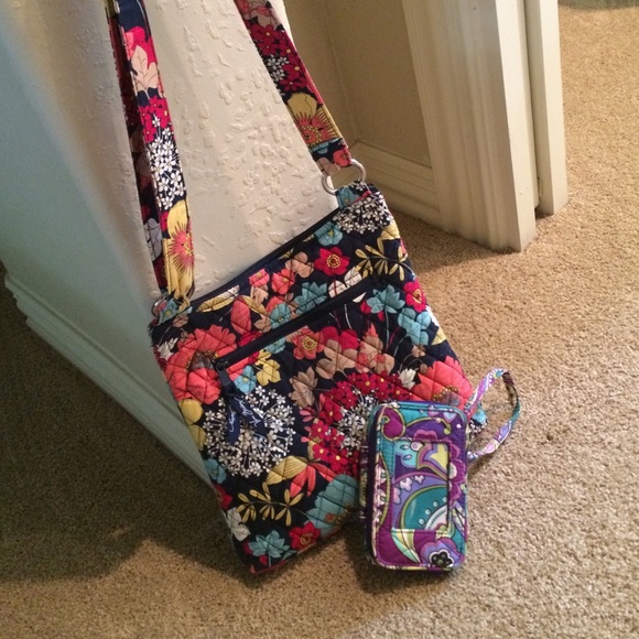 Vera Bradley Hipster and Wristlet - Picture 3 of 4