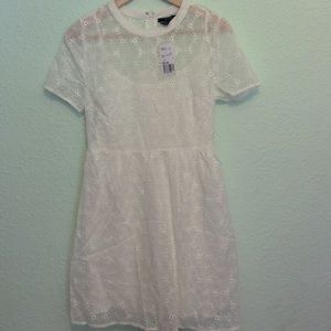 F21 WHITE FLORAL EMBROIDERED DRESS
