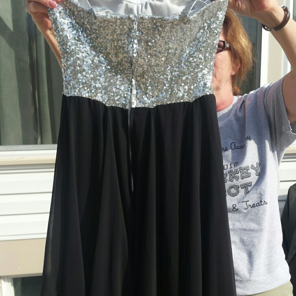 Sparkly Silver and Black dress - Picture 2 of 2