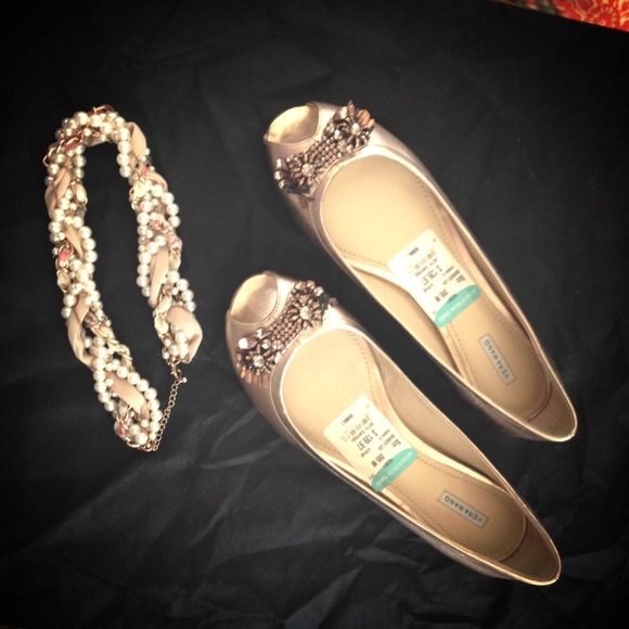 👰🏼ATTENTION BRIDES Vera Wang rose gold Flats - Picture 2 of 4