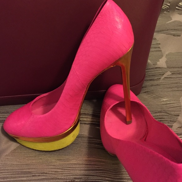 B Brian Atwood Fontanne Pump - Picture 3 of 3