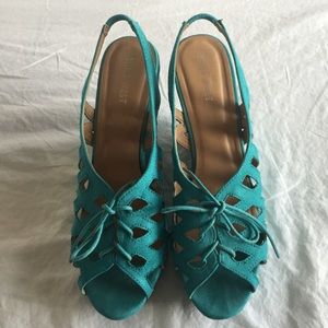 Nine West turquoise suede wedge sandals size 8