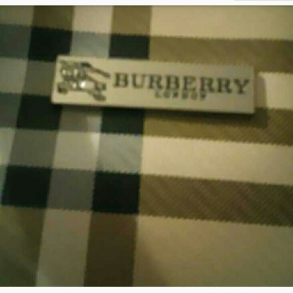 Burberry purse