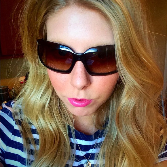 Not For sale!! modeling CHANEL mother of pearl