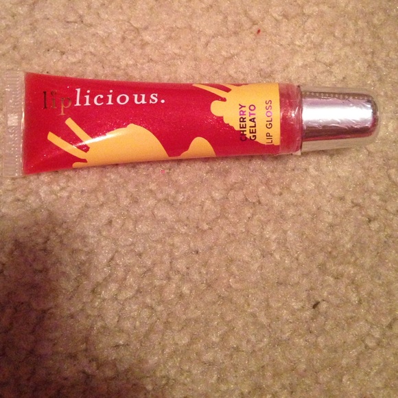 NEVER USED LIP GLOSS!