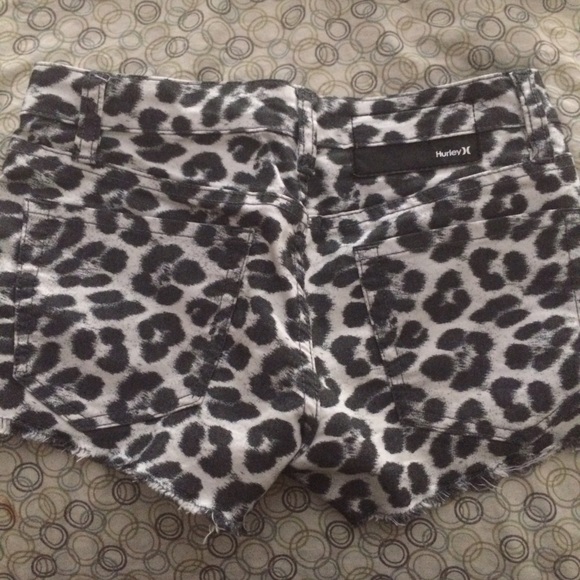 Woman's Hurley shorts - Picture 2 of 2