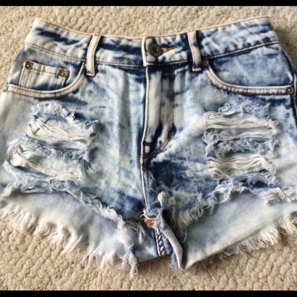 Acid washed shorts