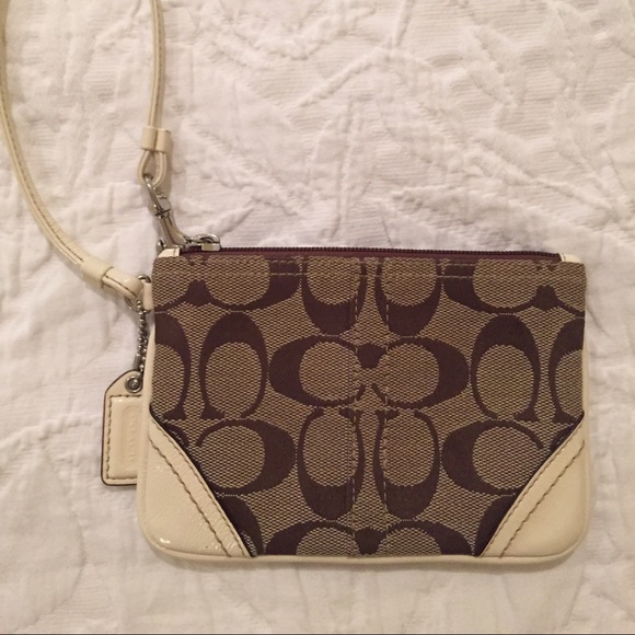Coach Handbags - Coach Wristlet
