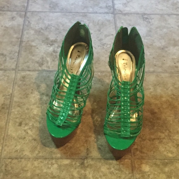 Green strapping heel