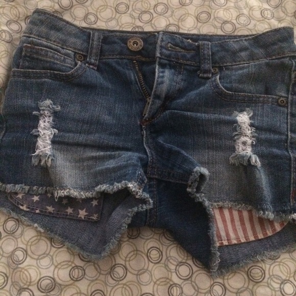 Shorts - Picture 1 of 2