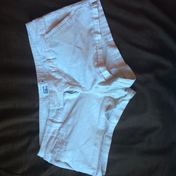 American Eagle white shorts