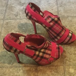 Plaid pink shoes