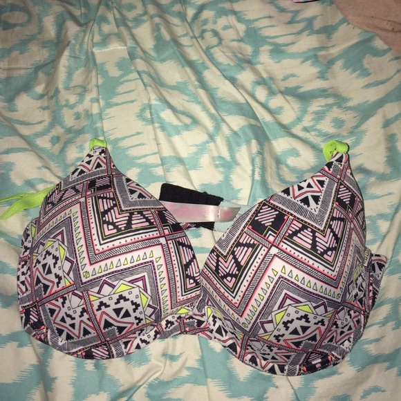 PINK Victoria's Secret Other - Victoria secret wear every where bra 36C