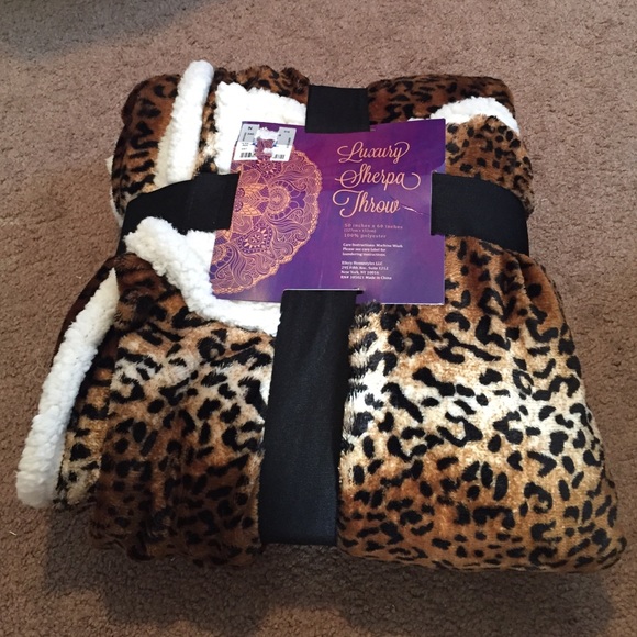 🚨OH HOLD🚨 (@irishgirl76) Cheetah Print Blanket