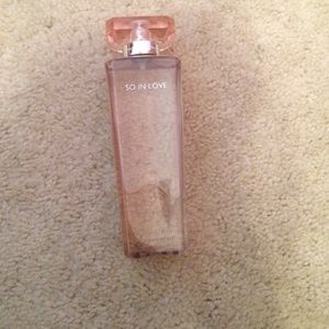 Victoria Secret So In Love body spray