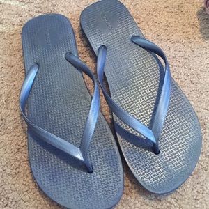 Old Navy metallic blue flip-flops