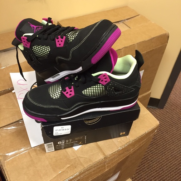 air jordan 4 gs black/neon-pink air jordan 4 gs black/neon-pink