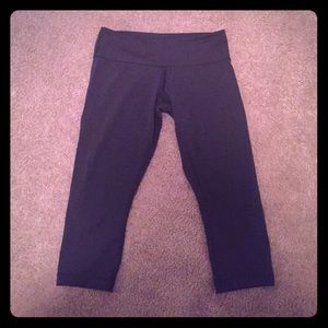 Lululemon crop yoga pants