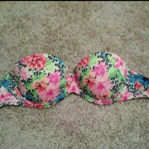 Floral strapless vs bra