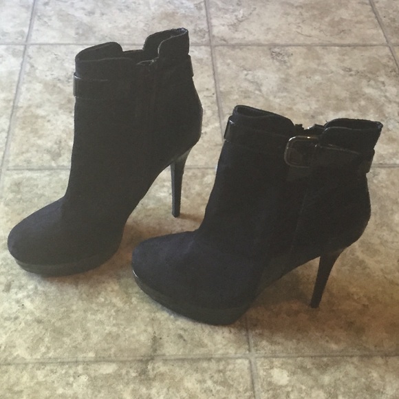 Black suede boots with snake accent - Picture 2 of 2