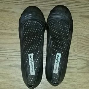 American Eagle brown flats