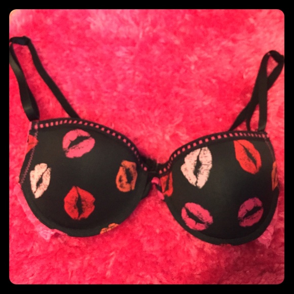 Cute lip printed bra