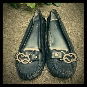 Black leather Nine West flats