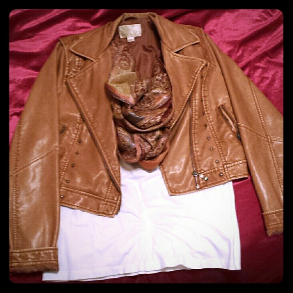 Adorable Tan faux leather jacket