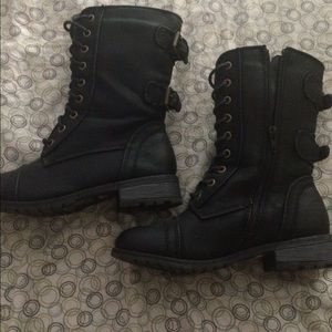 Combat boots