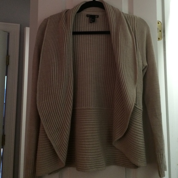 H&M tan sweater