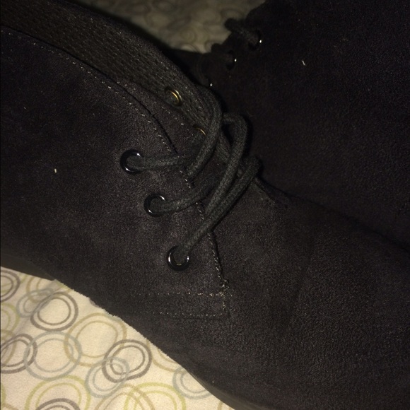 Shoes - Picture 1 of 3