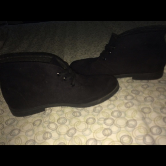 Shoes - Picture 3 of 3