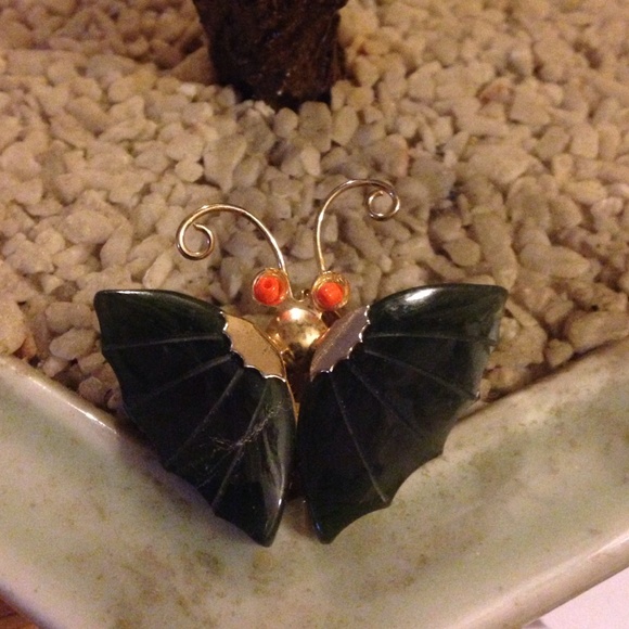 il_fullxfull.444747803_gp84.jpg Vintage jade butterfly brooch