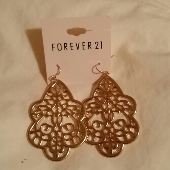Never worn earrings