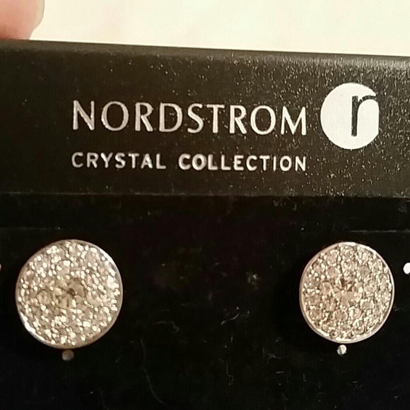 FLASH SALE ⚡️🔥⚡️🔥⚡️🔥Crystal never worn earrings