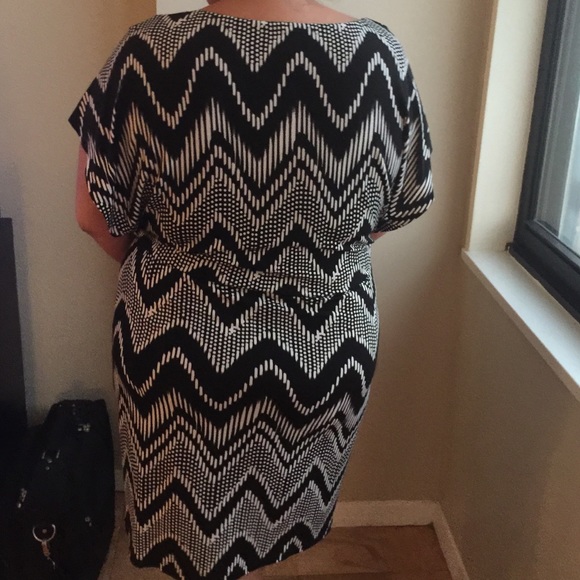 Black & white dress - Picture 4 of 4