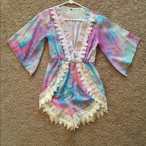 SOLD SOLD SOLD! Deep V laced romper - Picture 2 of 4