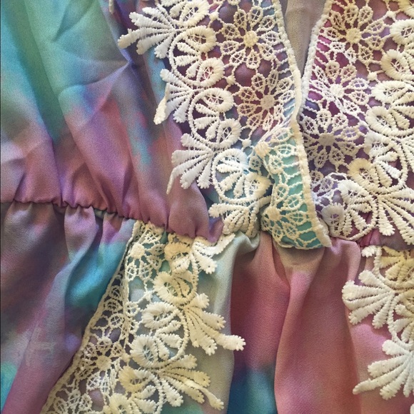 SOLD SOLD SOLD! Deep V laced romper - Picture 3 of 4