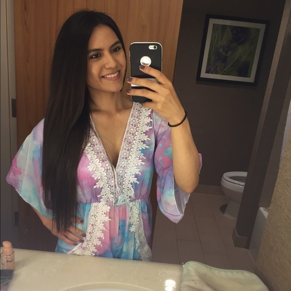 SOLD SOLD SOLD! Deep V laced romper - Picture 4 of 4