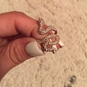 Sparkly snake ring