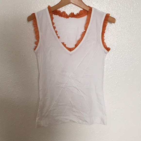 Farinelli top with unique fabric at the neck line