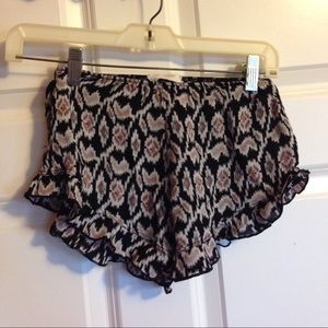 Brandy Melville vodi shorts