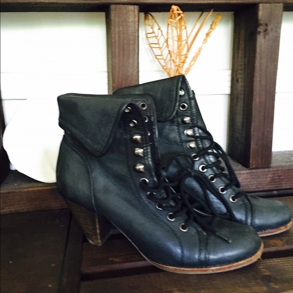 ‼️SOLD‼️JEFFREY CAMPBELL lace up booties size 7.5 - Picture 2 of 4